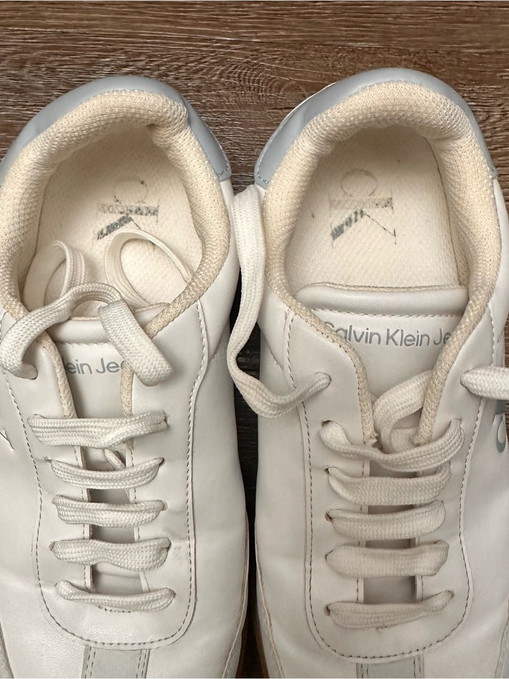 Calvin Klein Women's Cream Sneakers with Gum Sole - Picture 4 of 10